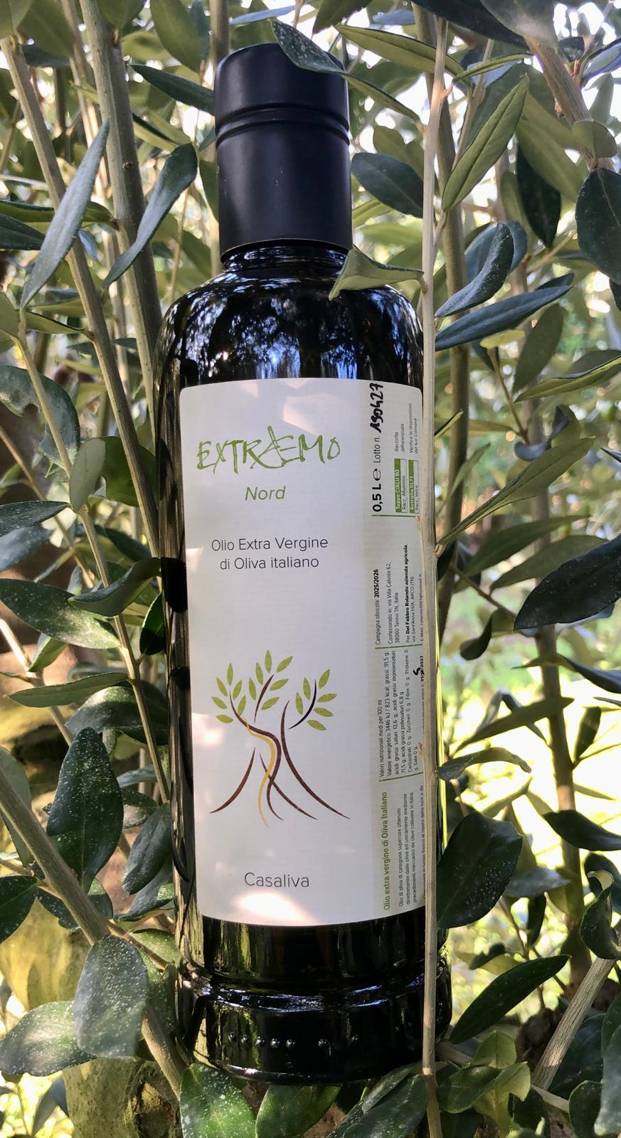 Bottiglia Extraemo Nord “Casaliva” 500 ml, olio extravergine d’oliva del Garda ottenuto da cultivar autoctona, spremuto a freddo